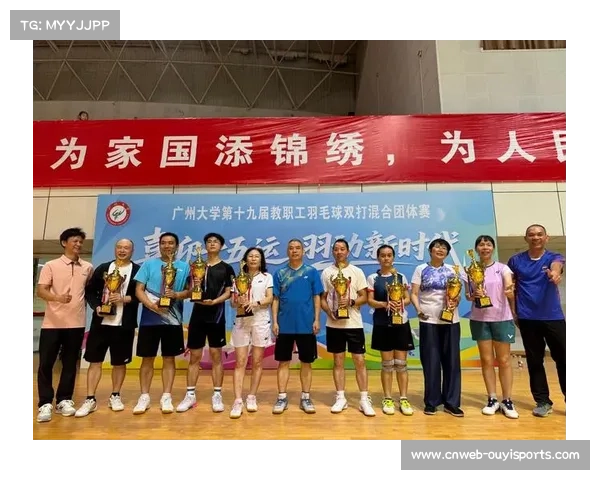 羽坛年终颁奖：中国选手包揽最佳男女双打组合